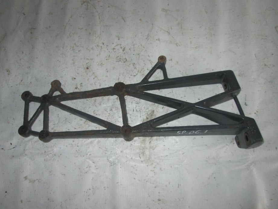 кронштейн глушителя б/у \ коррозия - 1